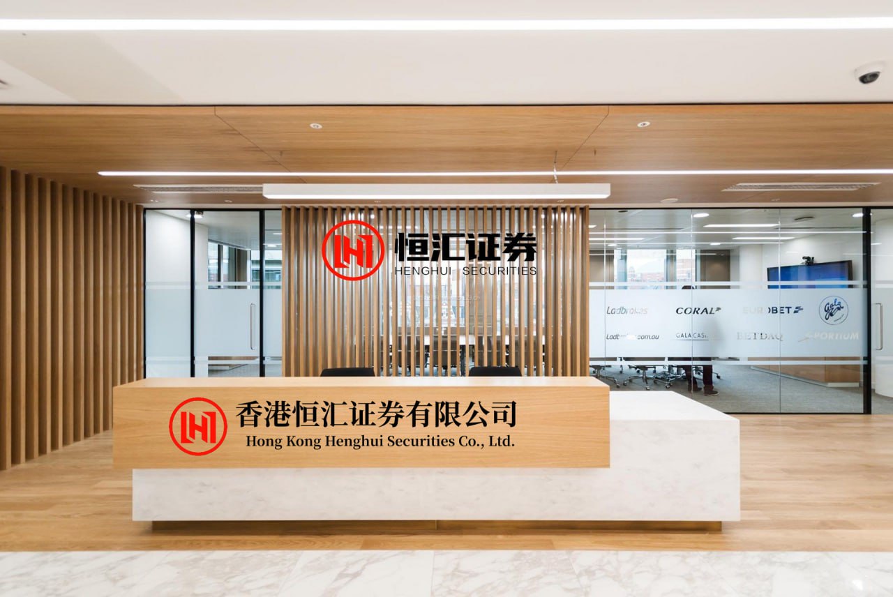 盈禾配资 41岁詹姆斯底薪加盟76人成定海神针, 场均22分钟辅佐恩比德关键时刻逆...